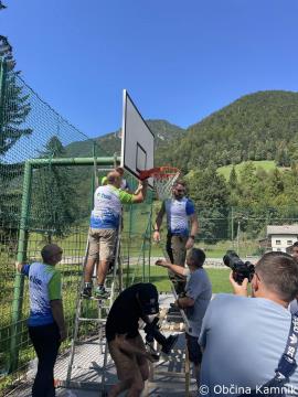 Pomoč pri urejanju športnih igrišč in igrišč pri kamniških šolah in vrtcih (12)